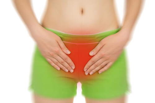 Mulher com ardor porcausa da vaginite bacteriana ou por uma vulvovaginite