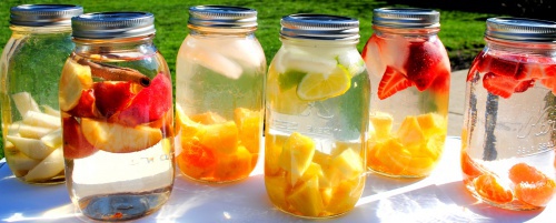 Outra das formas de beber água: com rodelas de frutas