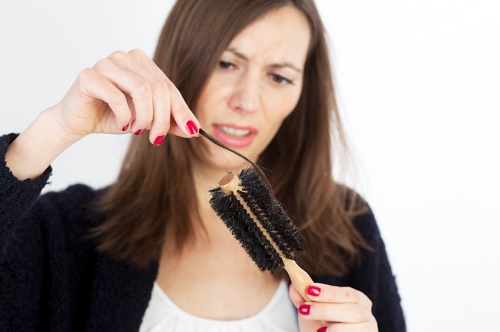 Queda de cabelo por estresse e óleos essenciais