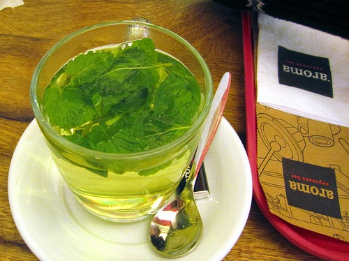 Chá de menta contra a insônia