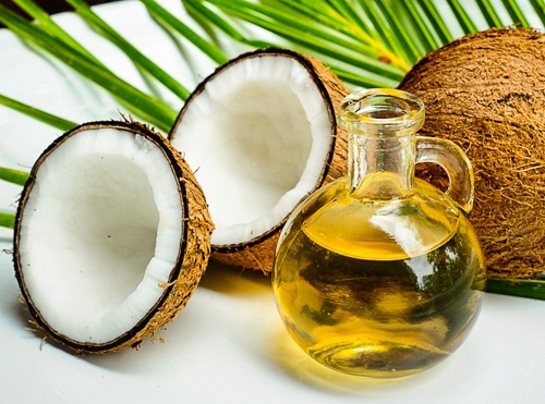 Óleo de coco para queda de cabelo