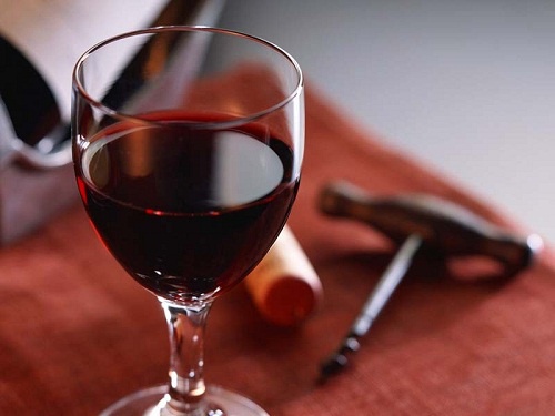 Vinho pode ajudar a retardar o envelhecimento