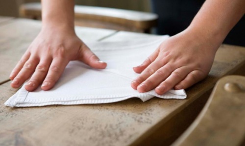 Polidor de madeira com óleo de amêndoas