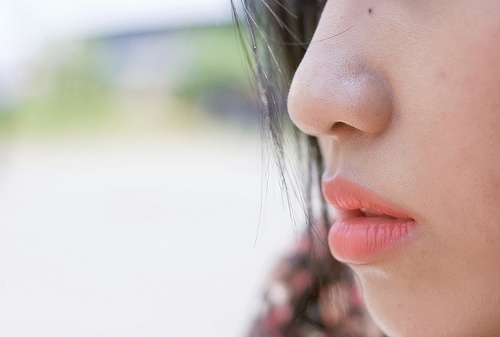 Lábios volumosos para realçar a beleza