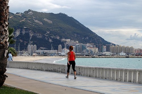 Estabeleça metas realistas quando voltar a praticar exercícios