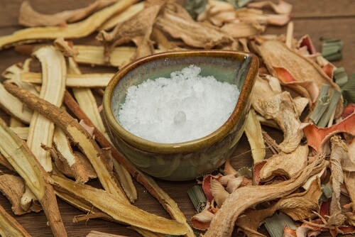 cânfora para aromatizar ambiente