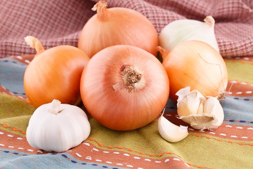 Cebola e alho contra a tosse