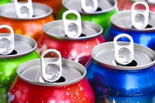 Os refrigerantes devem ser evitados durante a noite