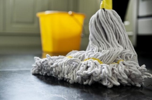 Aplicações da água oxigenada em casa