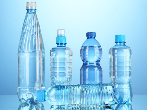 Água engarrafada pode conter toxinas