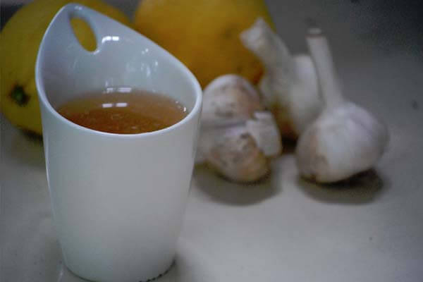 chá de alho para tratar a hipertensão