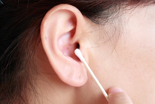 6 Remédios caseiros para eliminar a cera nos ouvidos