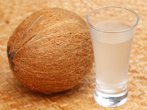 Água de coco contra os problemas de sono