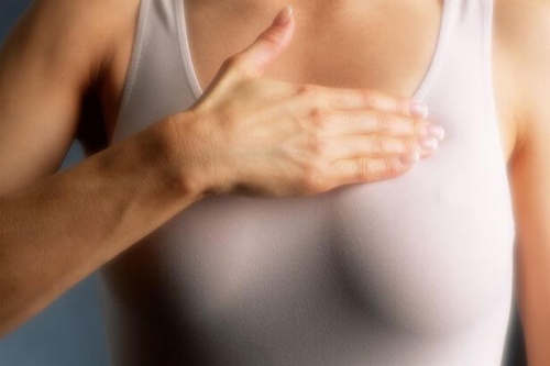Mulheres com seios densos devem fazer mamografias anuais