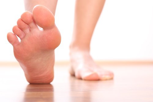 A fascite plantar acomete a sola dos pés