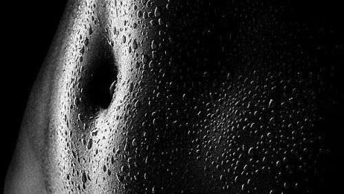 cobrir o corpo com plástico