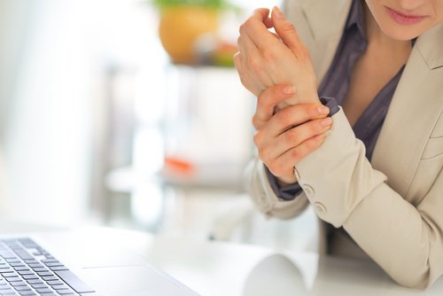 Rigidez no corpo decorrente da fibromialgia