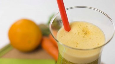 Suco de cenoura, laranja e salsinha para emagrecer