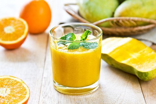 5 sucos que ajudam a eliminar pedras nos rins