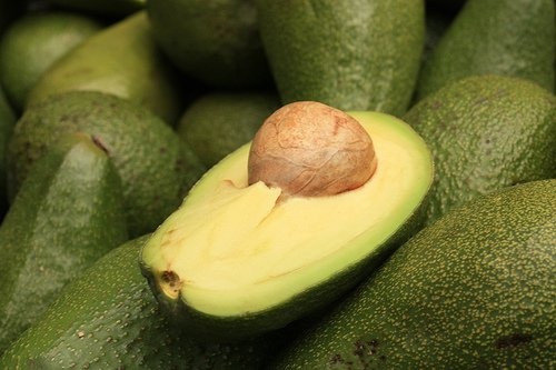 abacate ajuda na digestão de alimentos gordurosos