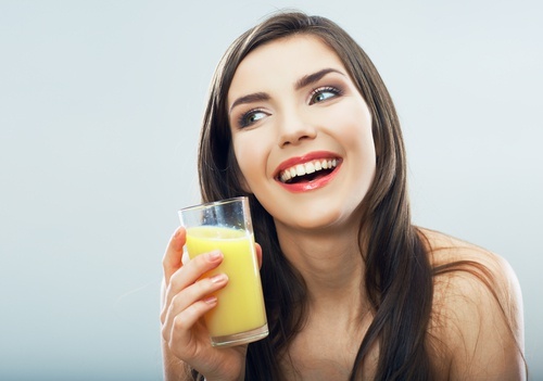 Agua-de-abacaxi-suco