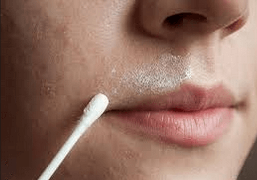 Remédio natural 2 em 1 para eliminar os pelos faciais e suavizar a pele