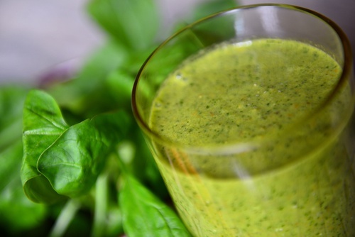 Suco verde ajuda a combater a prisão de ventre