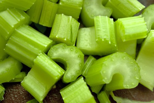 Aipo, um bom anti-inflamatório que deve ser incluído em sua dieta Aipo, um bom anti-inflamatório que deve ser incluído em sua dieta