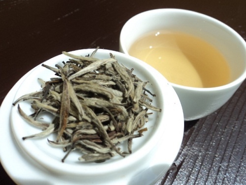 Cha-branco-para-retncao-liquidos