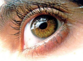 8 formas de proteger os olhos dos danos causados por dispositivos eletrônicos