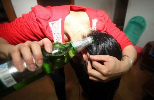 6 usos da cerveja para cuidar do cabelo e da pele 6 usos da cerveja para cuidar do cabelo e da pele