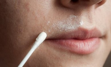 Como eliminar os pelos do rosto naturalmente