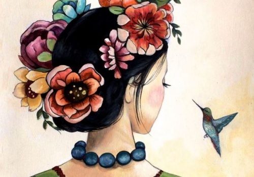 Mulher desfrutando da vida olhando para um beija flor