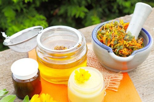 Unguento de arnica para as contraturas