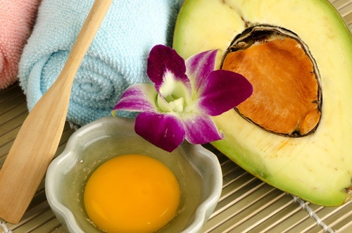 Mascara-de-banana-e-abacate-para-atenuar-as-rugas