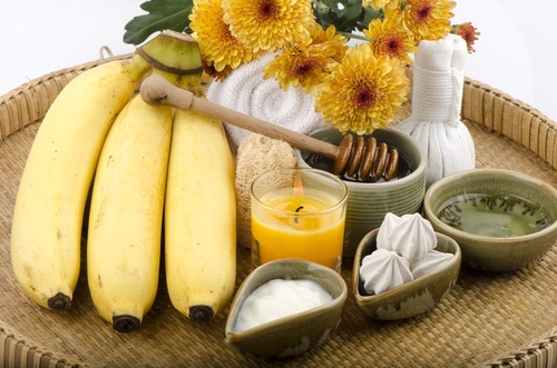 Mascara-de-iogurte-mel-e-banana-para-atenuar-as-rugas