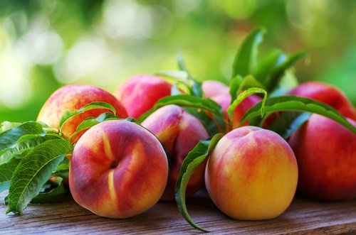O pêssego é uma das frutas para aliviar os sintomas da gastrite