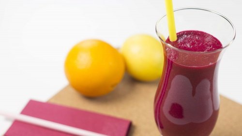 Suco de beterraba e limão para depurar o fígado