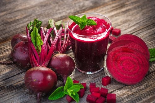 Benefícios do suco de beterraba que você desconhecia