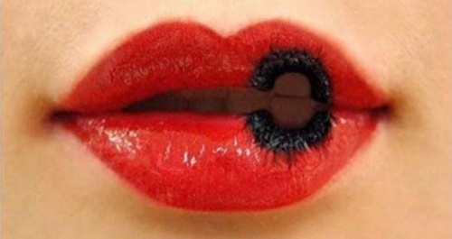 Labios-com-marca-de-cigarro