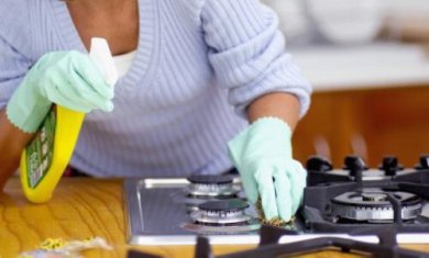 Elimine a gordura grudada em sua cozinha com esses truques simples