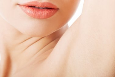 Elimine o mau odor nas axilas com estes seis remédios caseiros