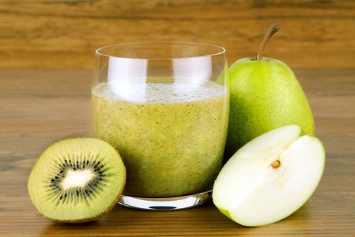 Batida de kiwi, pera e linhaça para limpar o cólon