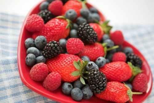 Bebida detox à base de frutas vermelhas