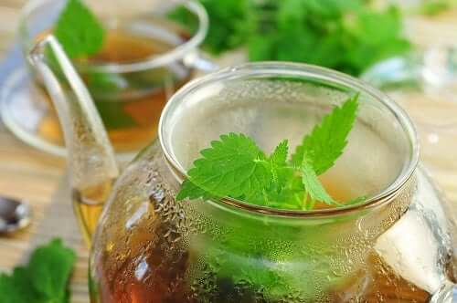 O chá de menta melhora a digestão