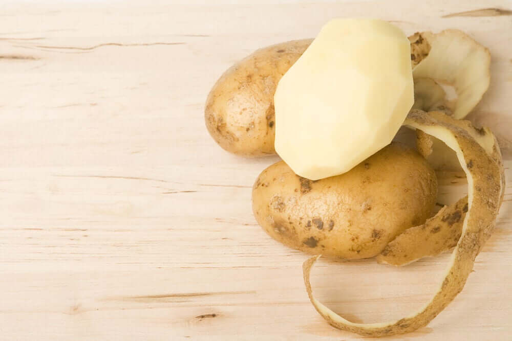 água de cascas de batata