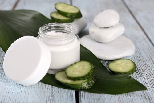 Creme de pepino para evitar as rugas na testa
