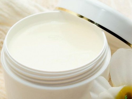 Creme para amenizar as rugas na testa