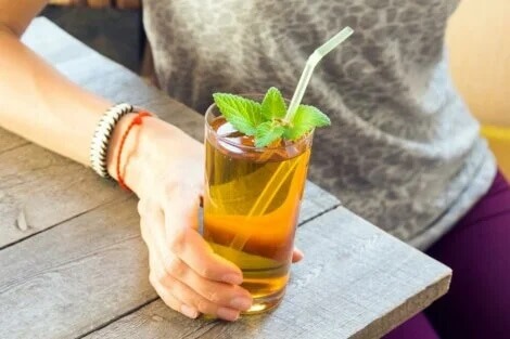 Chás digestivos: evitar o inchaço depois de comer