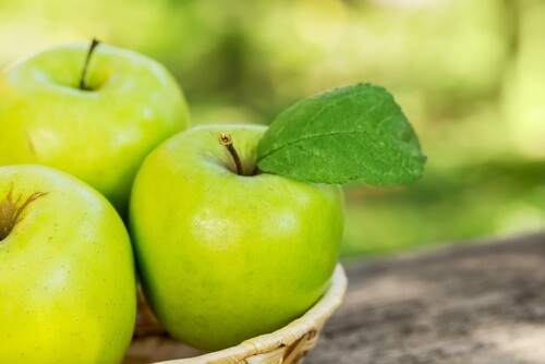 A maçã pode ser usada para fazer vitaminas